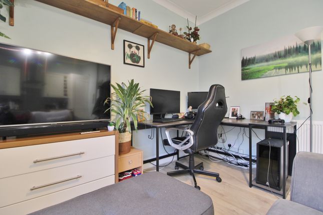 Flat for sale in St. Josephs Mews, Grove Road North, Southsea