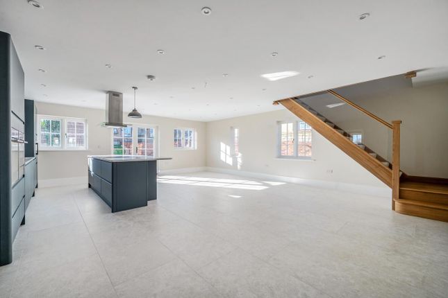 1 Primary Place, The Street, Maidstone photo 3