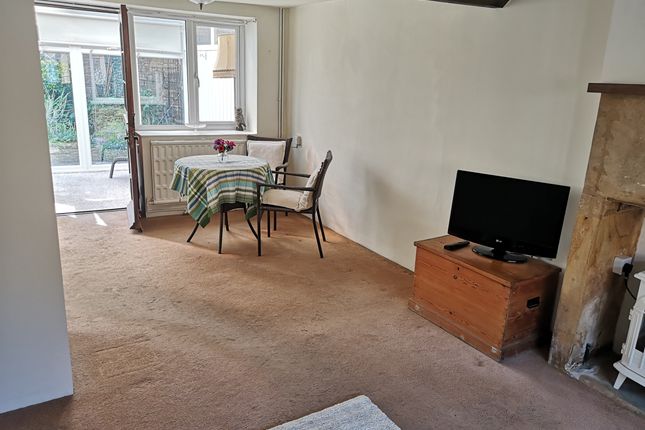15 Bower Hinton, Martock photo 3