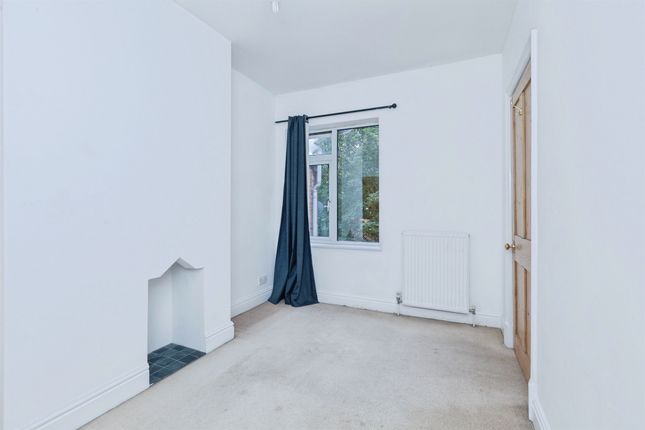 8, Knighton Fields Road East, Leicester photo 4