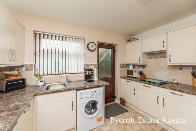 6, Martham Road, Great Yarmouth photo 5
