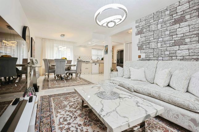 2, Greenacres, Birmingham photo 3