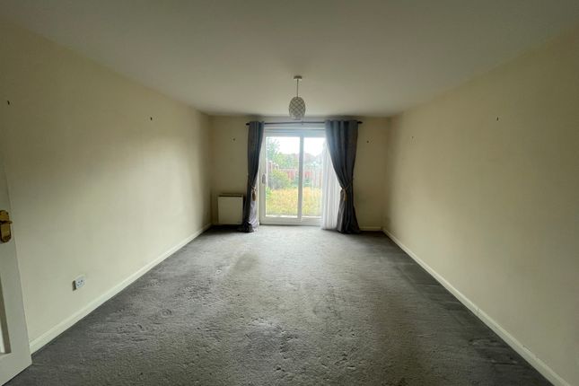 32, Sutton-in-Ashfield photo 2
