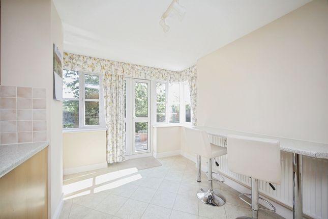 8, Acland Round, Taunton photo 4