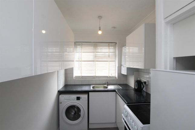 67a, Hutton Road, Brentwood photo 3