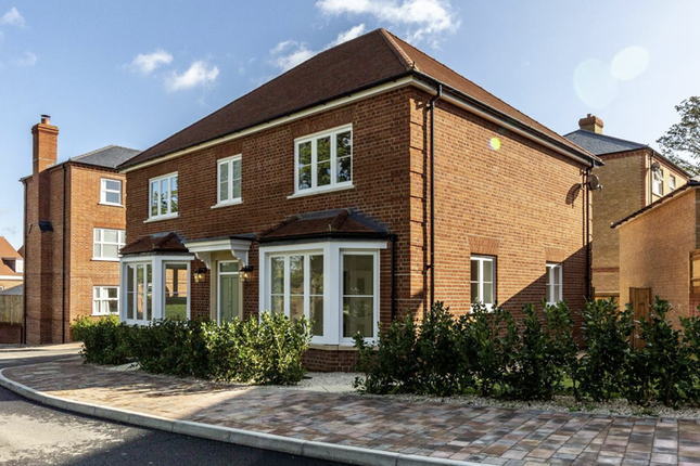 Thumbnail Terraced house for sale in Trent Park, Enfield, London