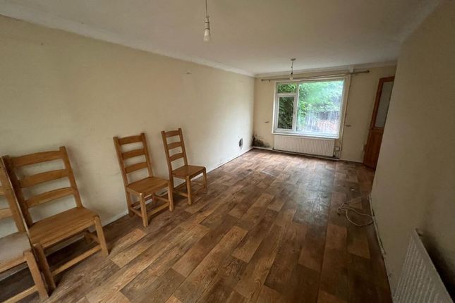 88 Grange Road Royston, Barnsley photo 2