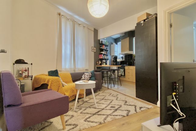 254, Sellincourt Road, London photo 2