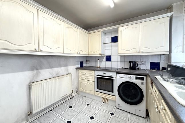 8 Cefndon Terrace, Aberdare photo 4