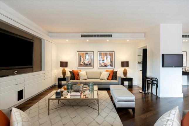 55, 55 Park Lane, London photo 3