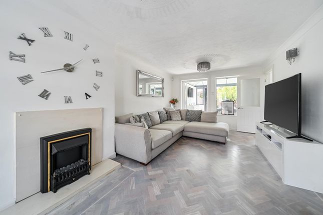 2, Larch Close, Aylesford photo 3