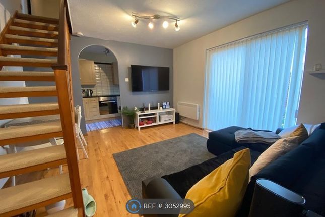 Bluebell Court, Woking photo 3