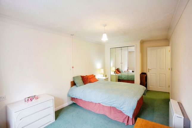 Flat for sale in Fitzwilliam Court, Sheffield