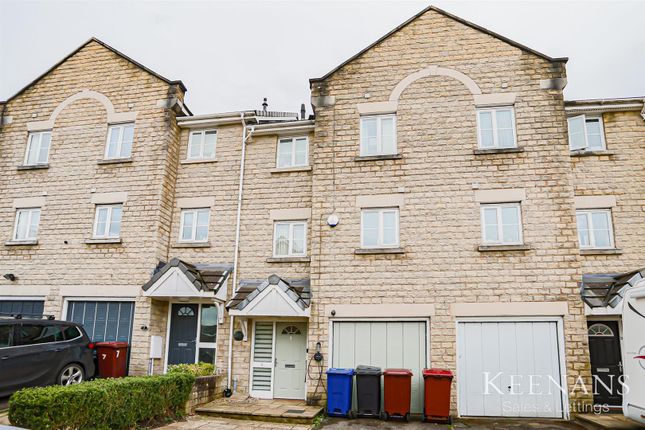 Town house for sale in Fountain Close, Padiham, Burnley