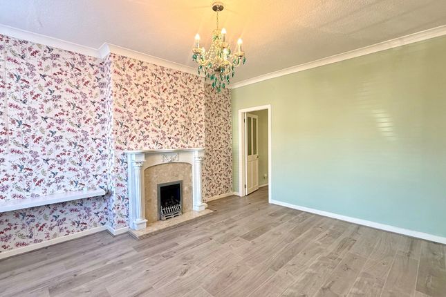 32, WARRINGTON photo 2