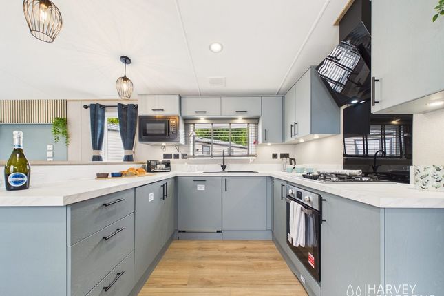 Brynteg Country And Leisure Retreat, Llanrug, Gwynedd photo 2