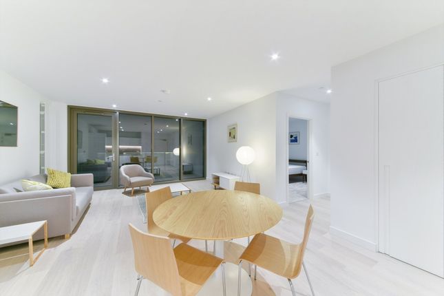 Flat 5,, Commodore House, Royal Wharf, Royal Docks photo 4