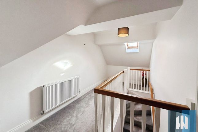 Apartment 10,, Lands House, Huddersfield photo 4