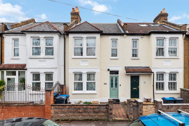 End terrace house for sale in Sydney Road, London
