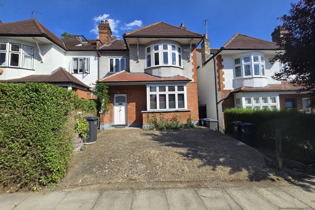A Great Size 5 Bedroom, Loft Extended Family Home