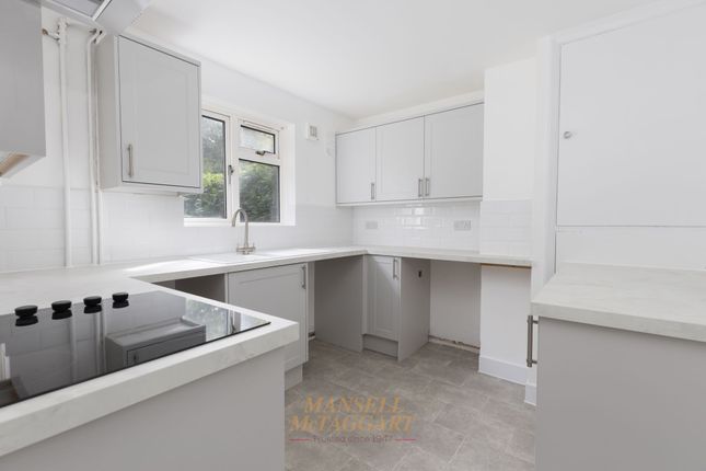 22 Barn Close, Crawley photo 4