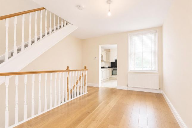 13, Langley Road, Watford photo 4