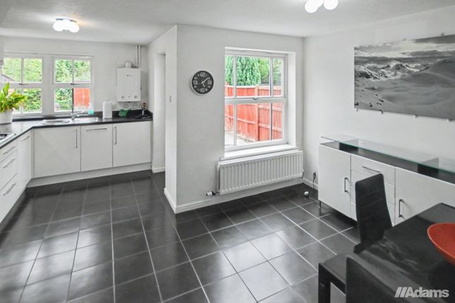 Elmsett Close, Warrington photo 4