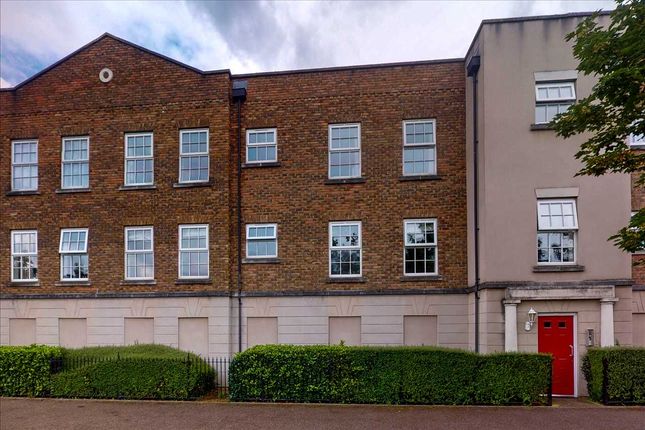 Thumbnail Flat for sale in Liverymen Walk, Greenhithe