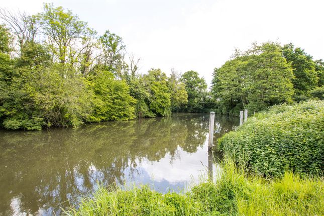 Land for sale in Gravelly Ways, Laddingford, Maidstone