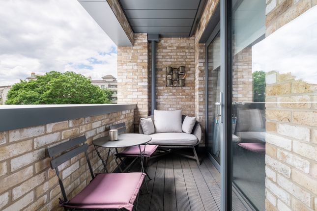 Lndn-Stp426 - Flat 102 Flat 102,, Cornhill House, London photo 5