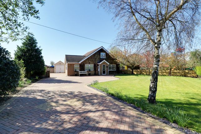 Thumbnail Bungalow for sale in Brigg Road, Caistor, Market Rasen