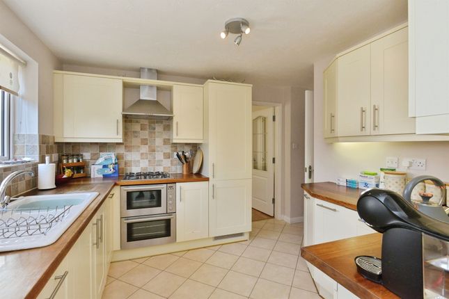 39, Dickens Drive, Milton Keynes photo 2