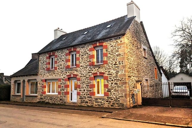 Detached house for sale in Le Cambout, Bretagne, 22210, France