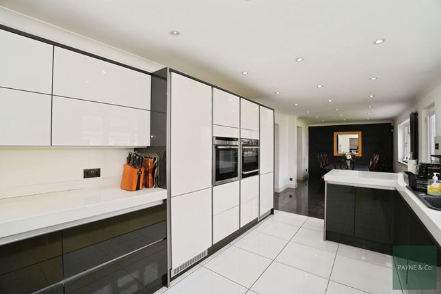 139 Elgin Road, Ilford photo 3