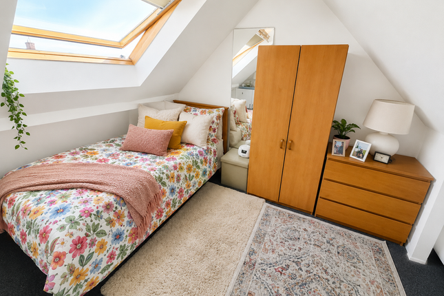 8 Benham Road, London photo 2