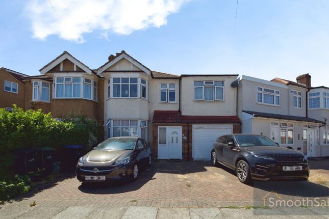 17, Eastbury Avenue, Enfield photo 2