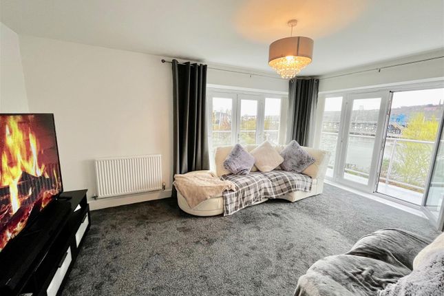 Flat for sale in Bewick Courtyard, Northside, The Staiths