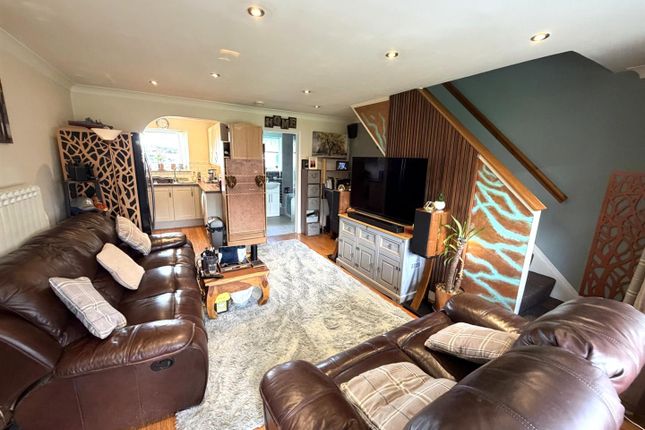 37, Waterside Park, The Street, Lowestoft photo 2