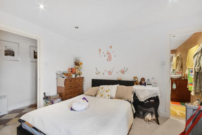 Flat for sale in St David's Square, Isle Of Dogs