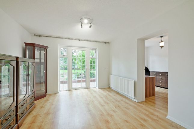 18, Birch Park, Harrow photo 3