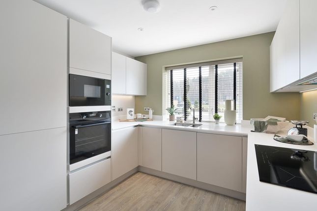 1 Bream Way, Wokingham photo 2