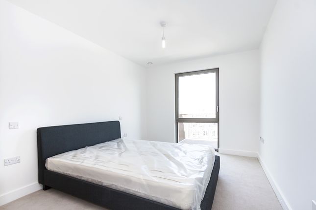 Flat to rent in Bywell Place, London