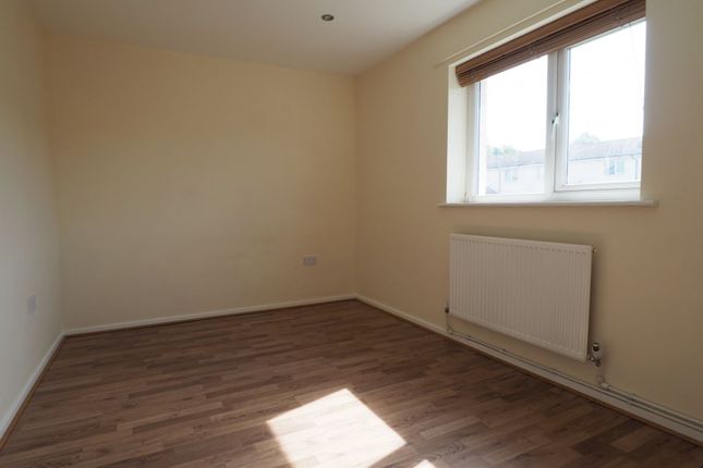 56 Longdale Drive, Hyde photo 3