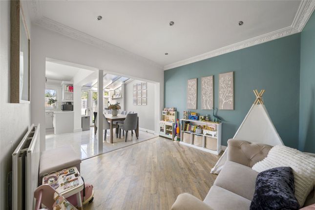 3, Richards Road, Cobham photo 4