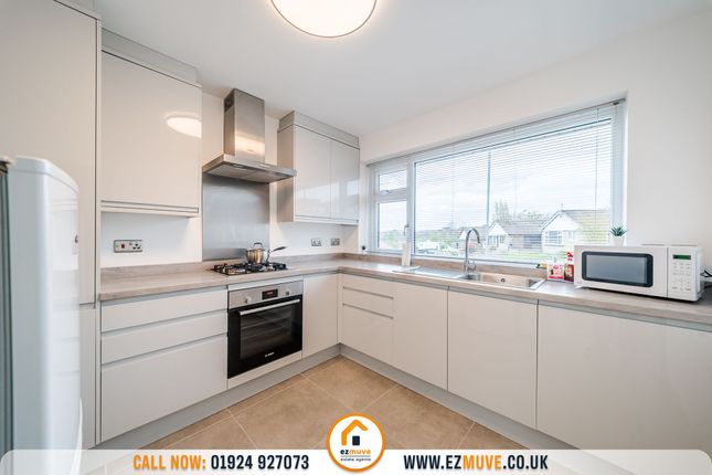 42 Cawley Lane, Heckmondwike photo 2