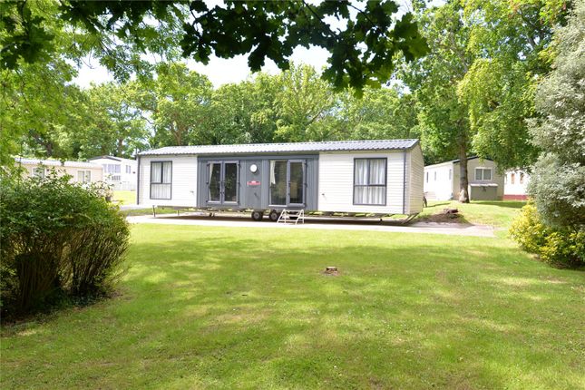 Thumbnail Mobile/park home for sale in The Spinney, Bashley Caravan Park, Sway Road, New Milton