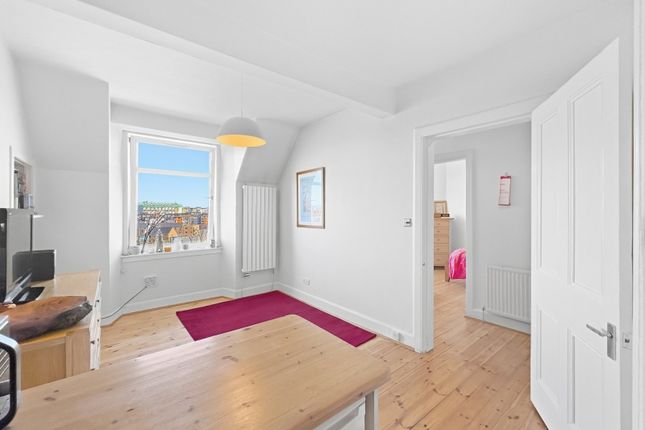 13/10 Earlston Place, Edinburgh photo 3