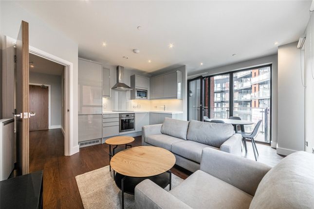 Thumbnail Flat to rent in Avalon Point, 1 Silvocea Way, Orchard Wharf, London