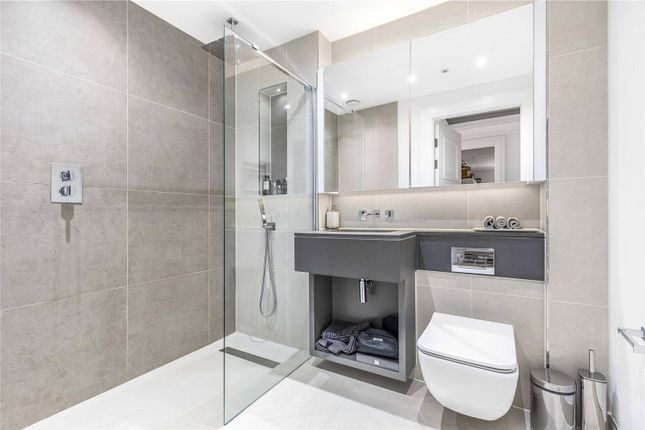 Flat to rent in Theodore Lodge, 7 Chambers Park Hill, London
