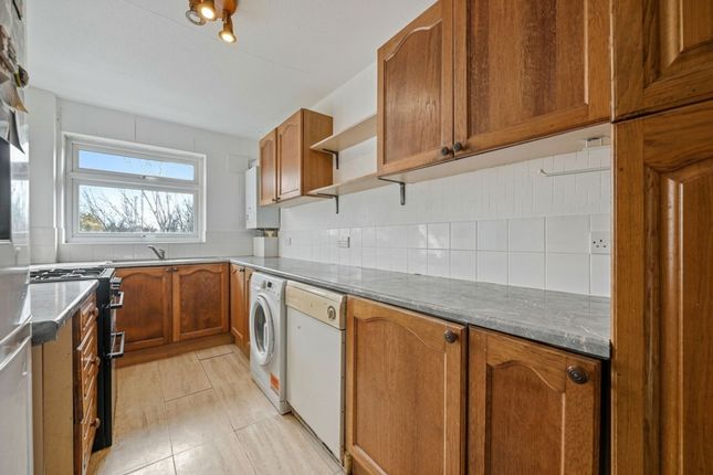 7 Nigel Close, Northolt photo 3